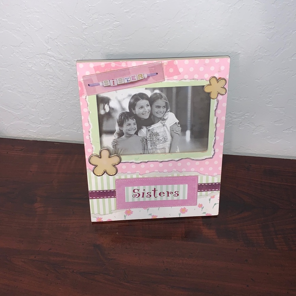 Sweet Sister scrapbook looking picture frame. 6 x 4 picture.